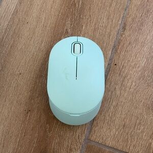 ONN Mint Green Wireless Mouse: battery powered